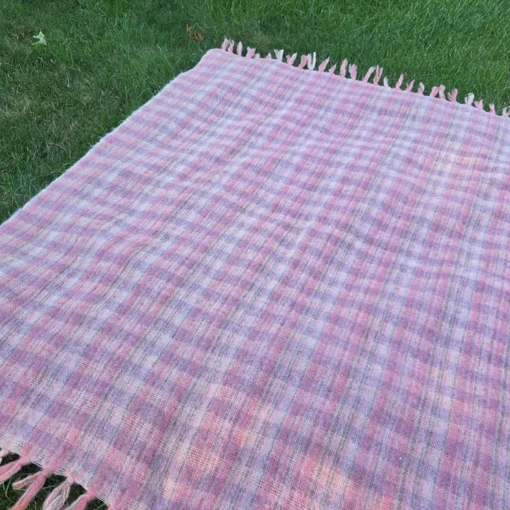 Donegal Design Ireland Mohair Wool Pink Purple Plaid Fringed Throw Blanket 60x54